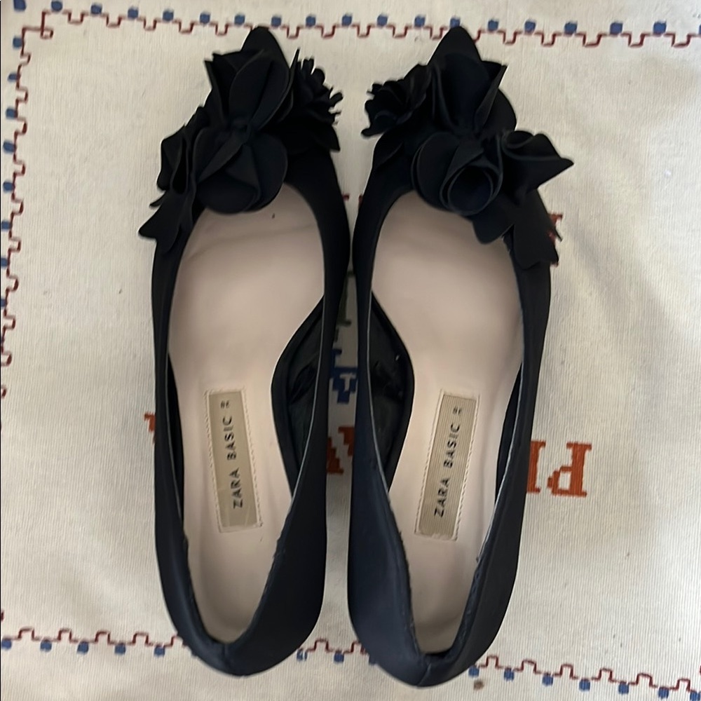 Zara Black satin effect kitten heel Shoes size 38